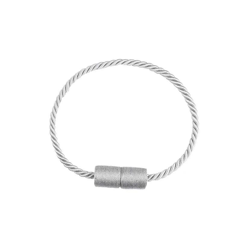 41067897094226|41067897159762