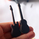 Figurines 1:12 Dollhouse Miniature Mini Classic Guitar Model Toy Instrument for Home Decoration Wood Craft Kids Gifts