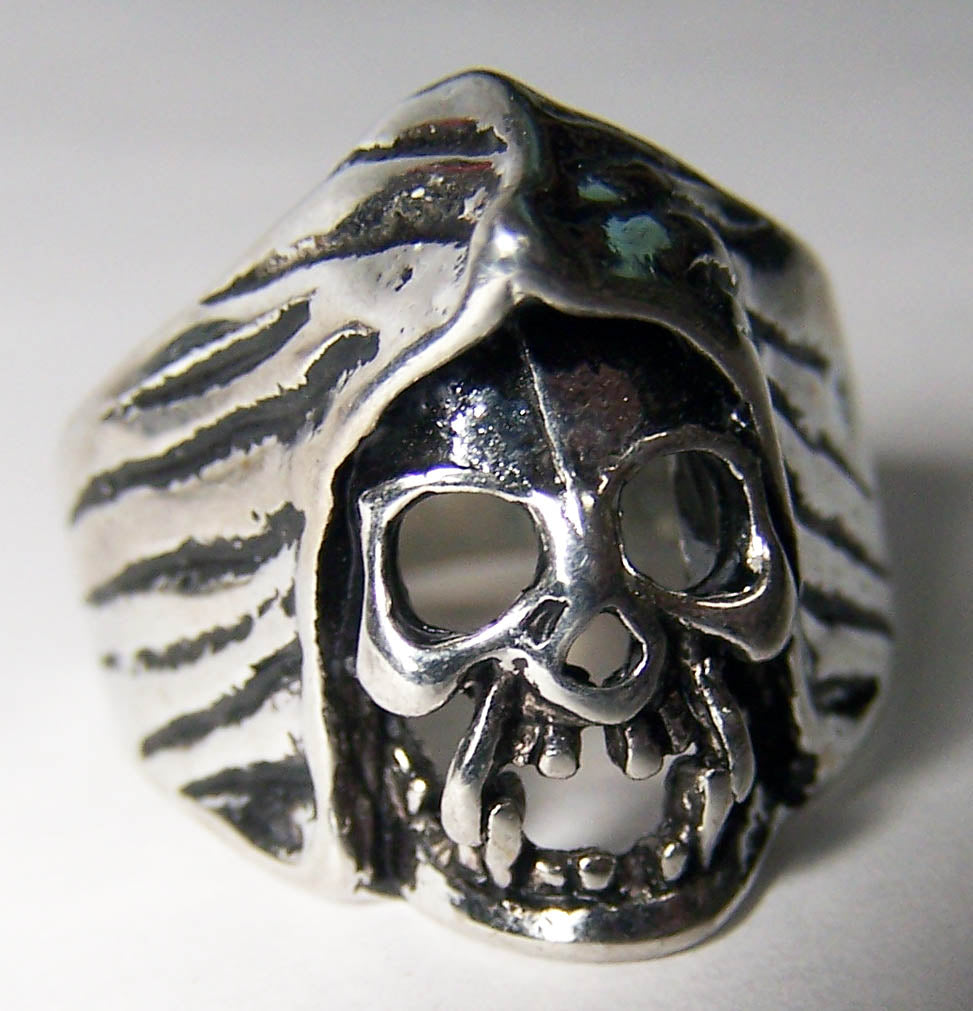 Wholesale SKULL WITH CAPE BIKER RING  (Sold by the piece) *