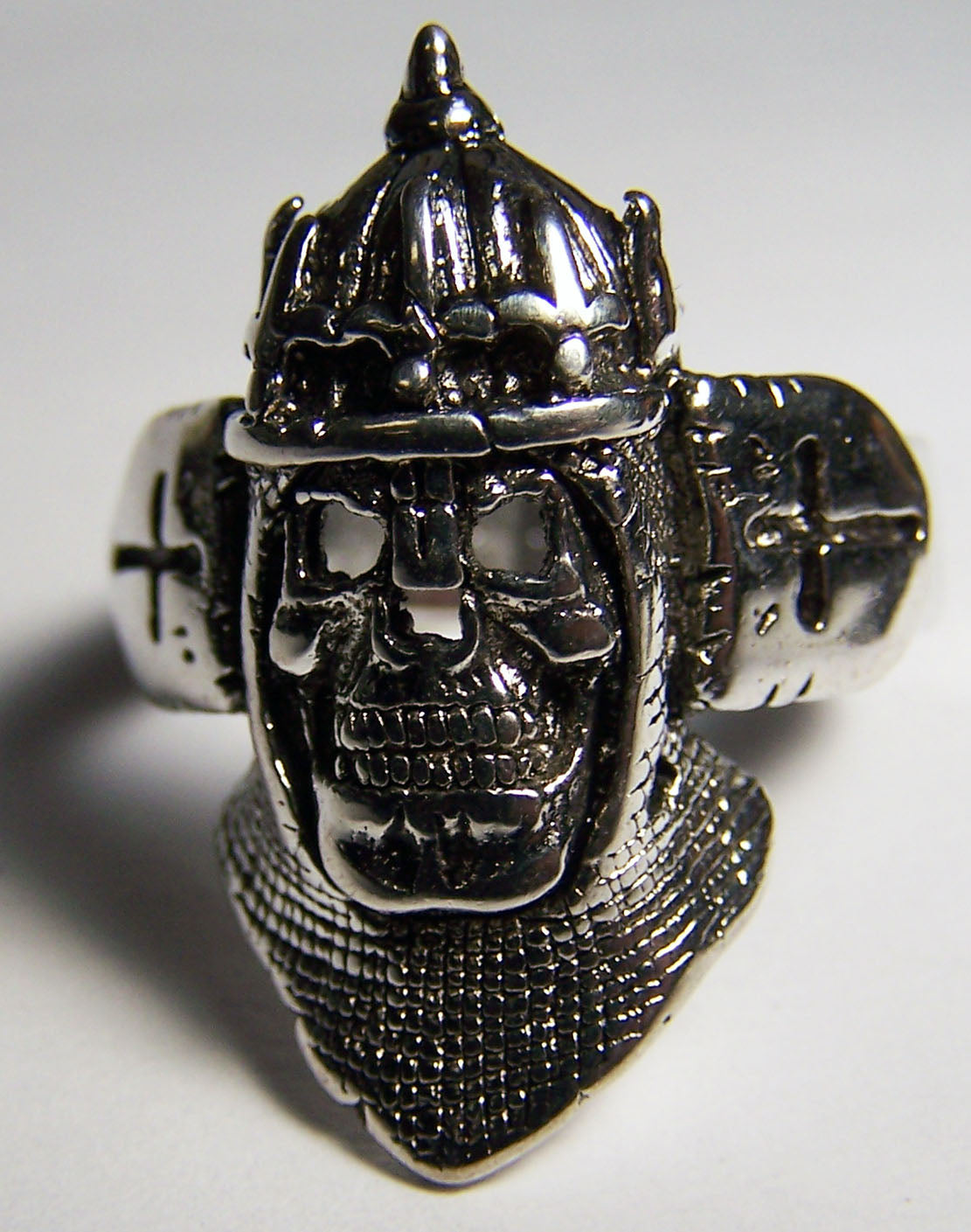Wholesale MIDIEVAL KNIGHT SKULL IN ARMOR DELUXE BIKER RING (Sold by the piece)